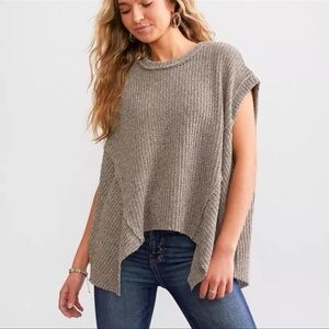Marled shark tooth hem top BKE Taupe